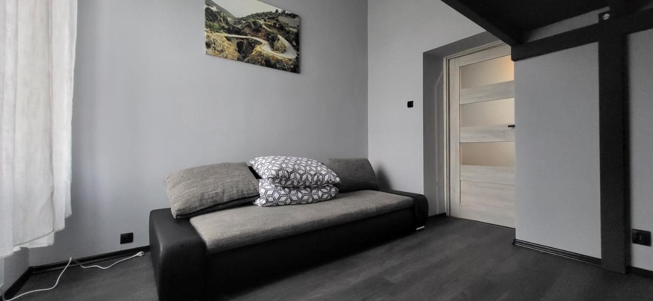Piotrków TrybunalskiApartament Pod Wiezaアパートメント エクステリア 写真